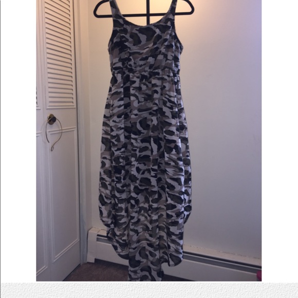 ✨Camo High Low Maxi - Picture 2 of 4