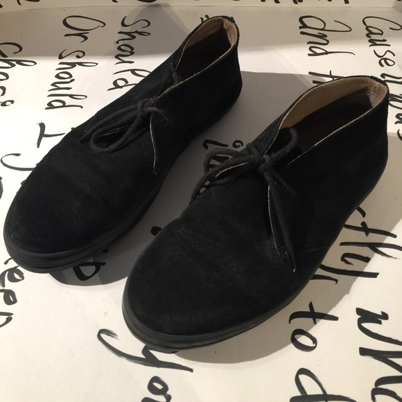 EUC Burberry suede sneakers