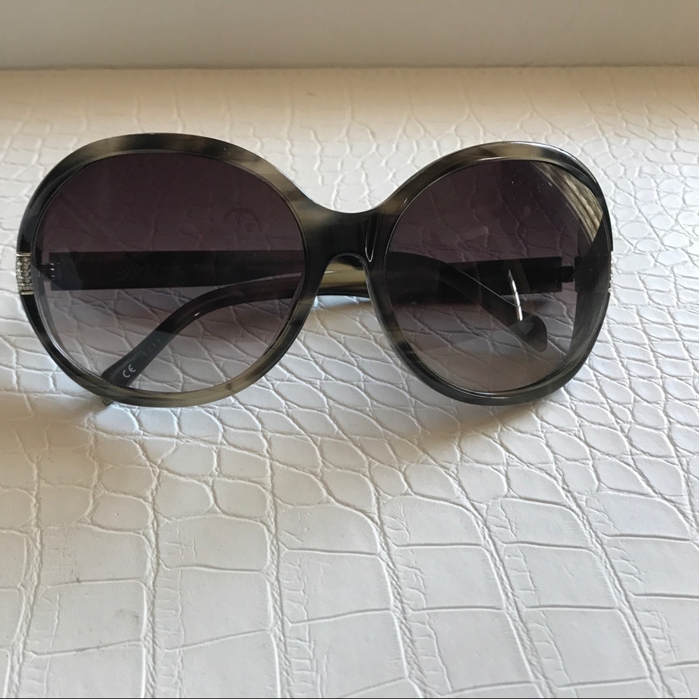 Brighton sunglasses in a grey tortoise shell