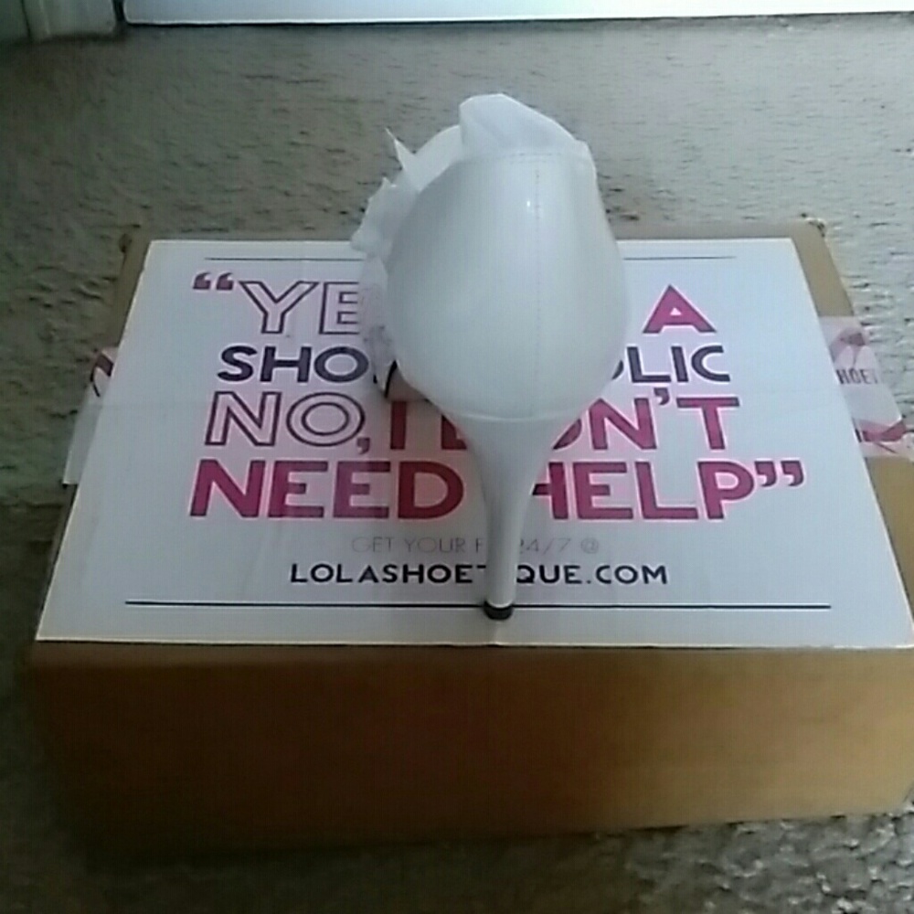 Shoes - Picture 2 of 3
