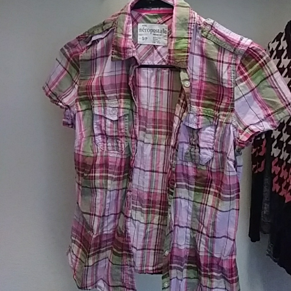 Short sleeve button up plaid (S)