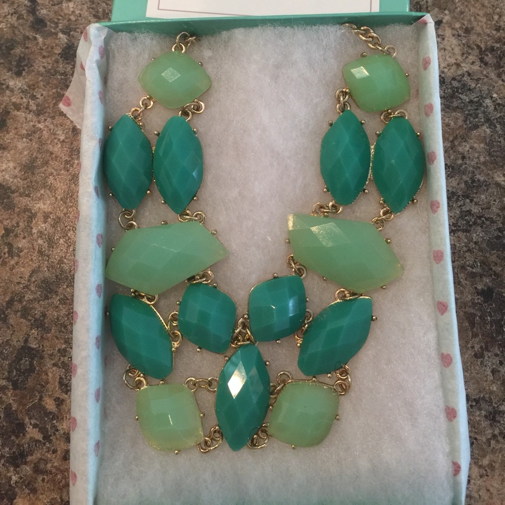 Le Mode Necklace
