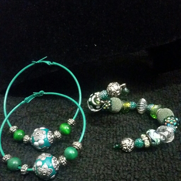 Handmade dark green themed wrap cuff bracelet set - Picture 1 of 5