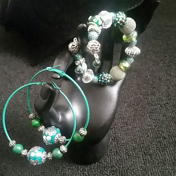 Handmade dark green themed wrap cuff bracelet set - Picture 2 of 5