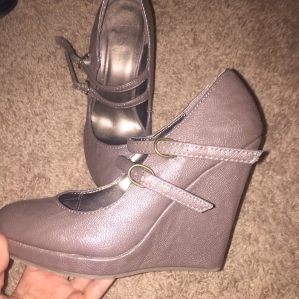 F21 MaryJane Wedge Shoes size 6
