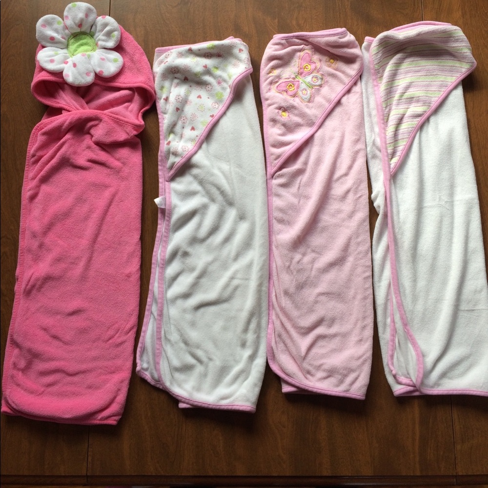 4 infant bath towels