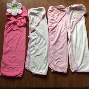 4 infant bath towels