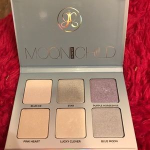 Anastasia Beverly Hills moon child glow kit.