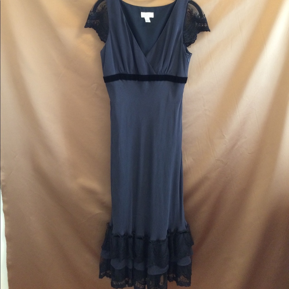FULL CLOSET SALE $13 LOFT  Little Black Dress 4
