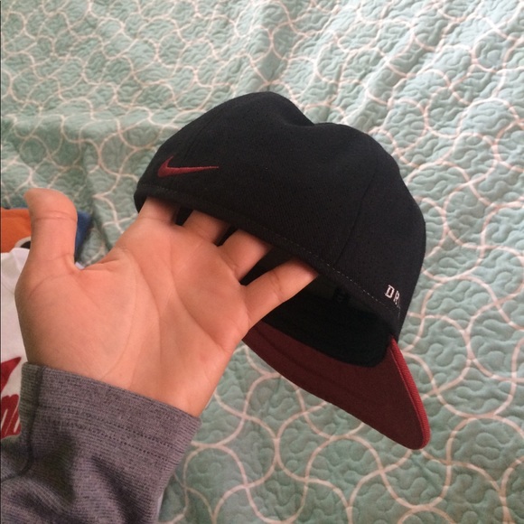 Nike hat - Picture 2 of 4