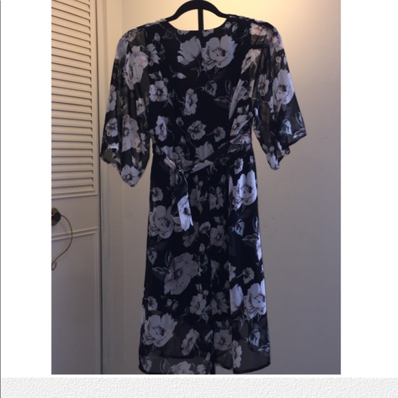 ✨Beautiful Black and Floral Dress - Picture 2 of 5