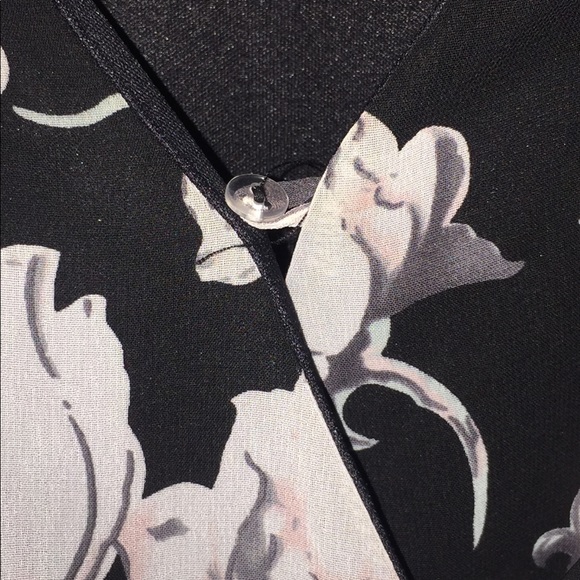 ✨Beautiful Black and Floral Dress - Picture 3 of 5