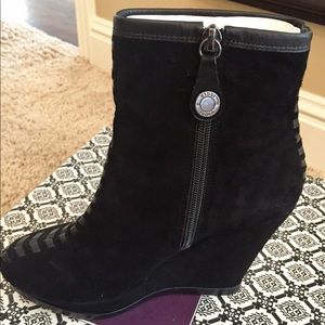 Idolsa' Zurich Black Suede ankle Boot