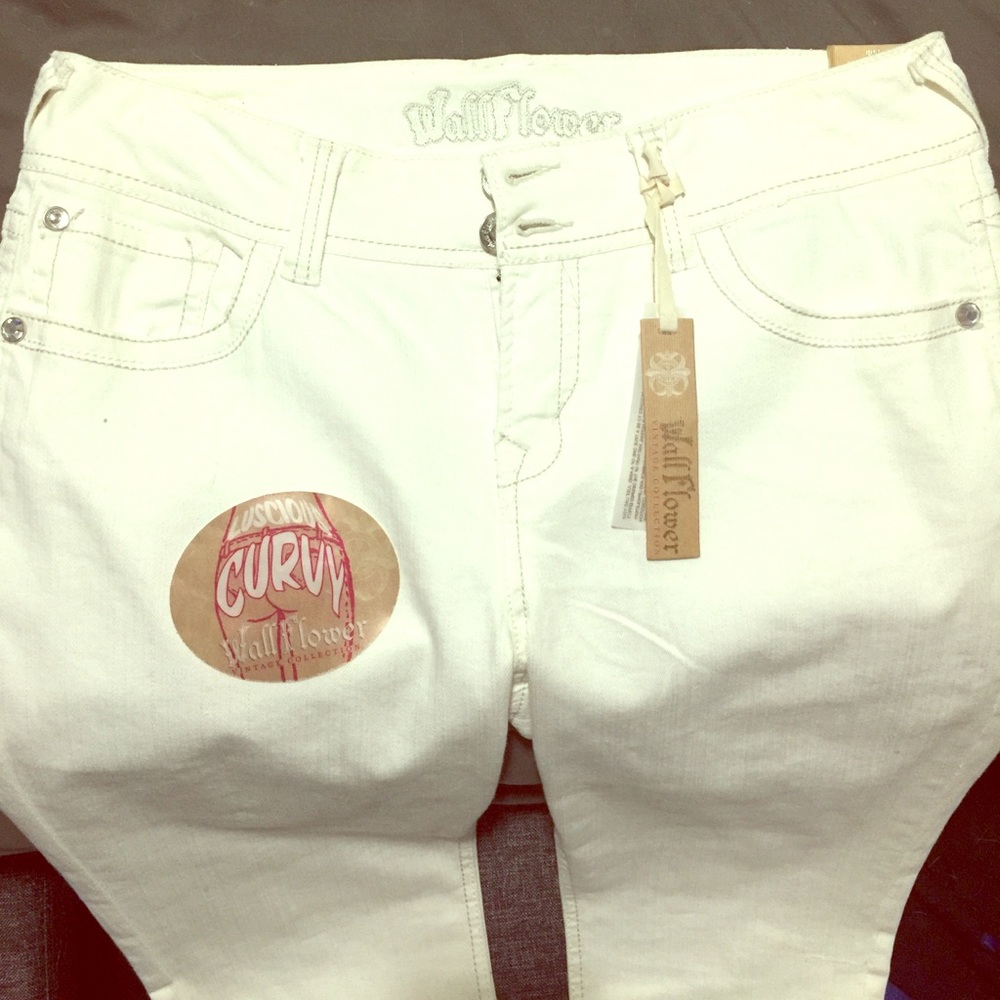 WHITE RHINESTONE CAPRIS