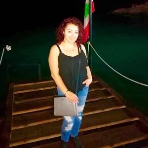 Meet your Posher, Yvette