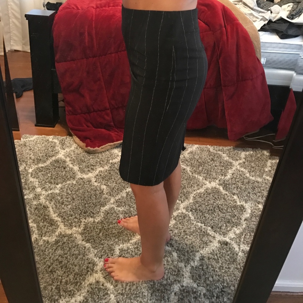 Black pencil skirt - size 8 - NWT