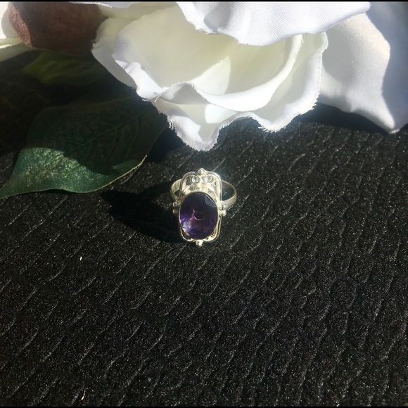 ⚜️Stunning Amethyst Ring size 7.5⚜️ - Picture 3 of 8