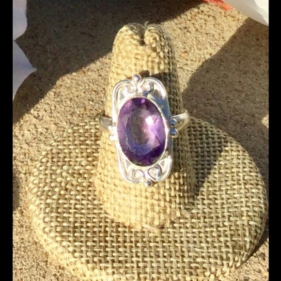 ⚜️Stunning Amethyst Ring size 7.5⚜️ - Picture 2 of 8