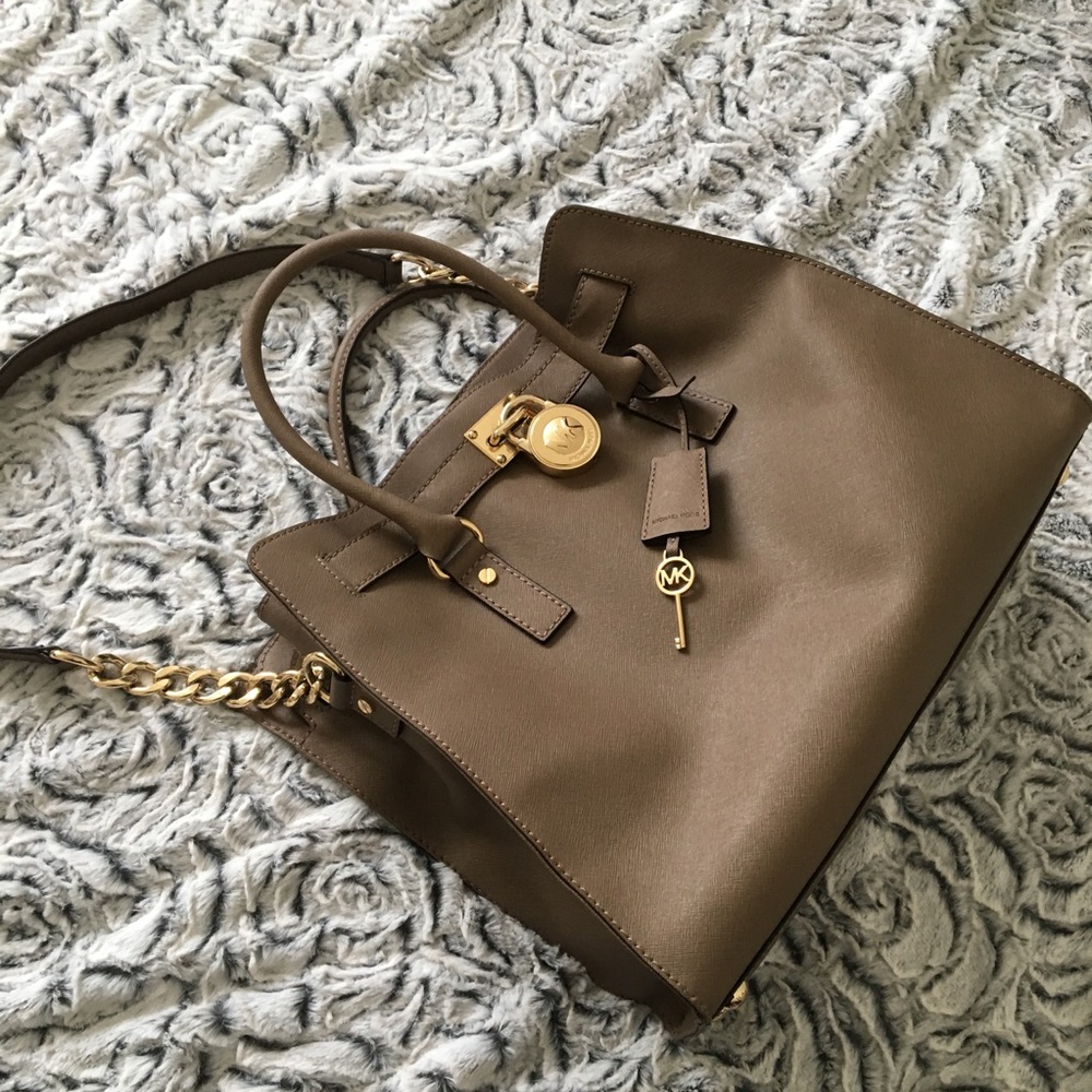 MICHAEL KORS LARGE HAMILTON TOTE DUNE