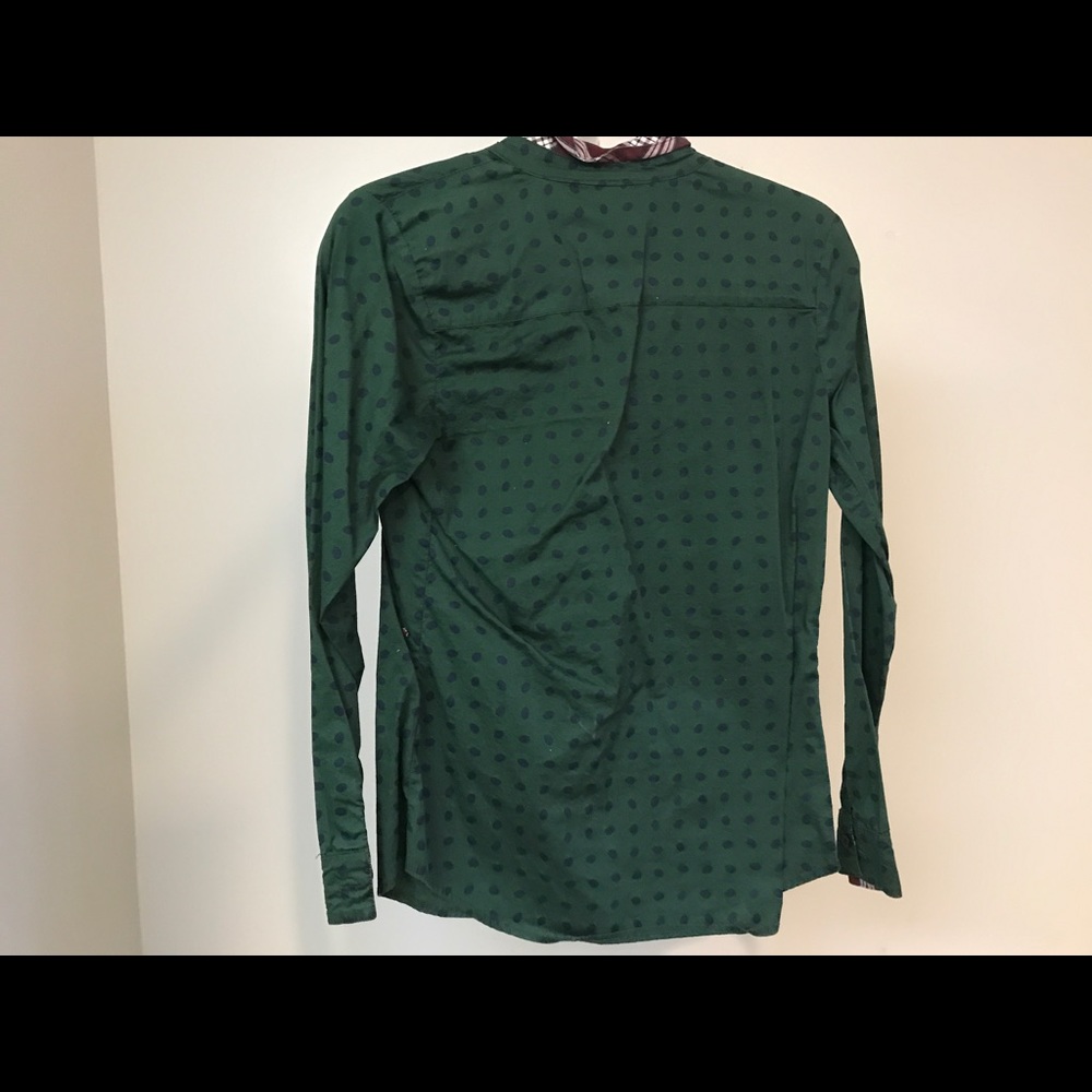 Green button down - Picture 2 of 2