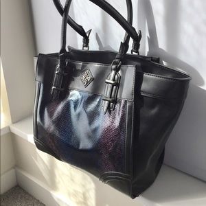 Vera Wang Tote bag