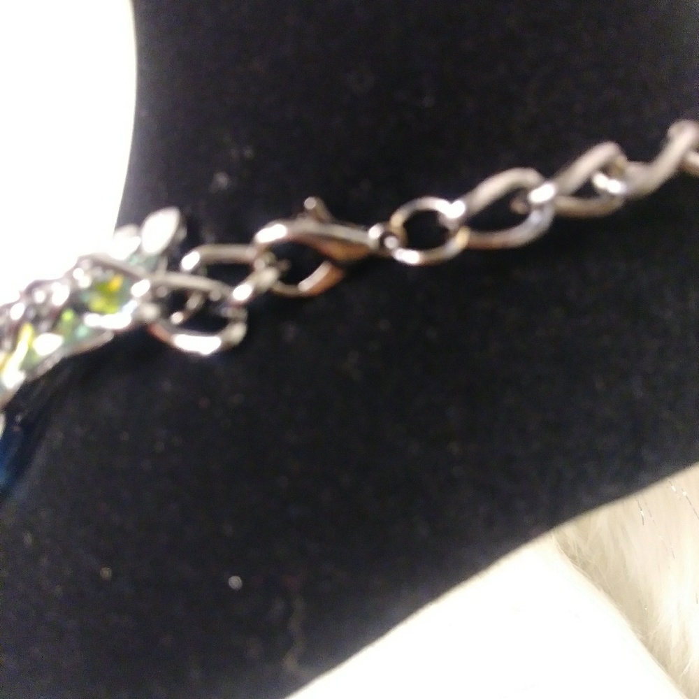 🆕Color Changing Crystal Drop - Picture 3 of 3