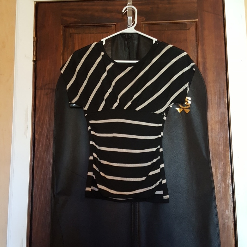 Cute tight shirt with stripes and lace back