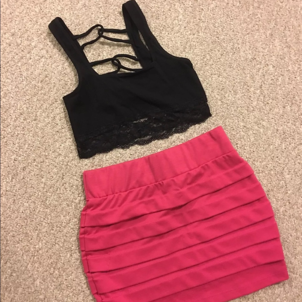 M/L Stretchy Black Lace Backless Croptop