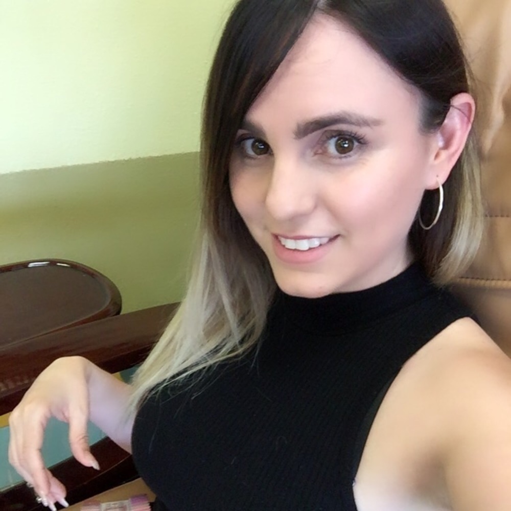 Meet your Posher, Daniela