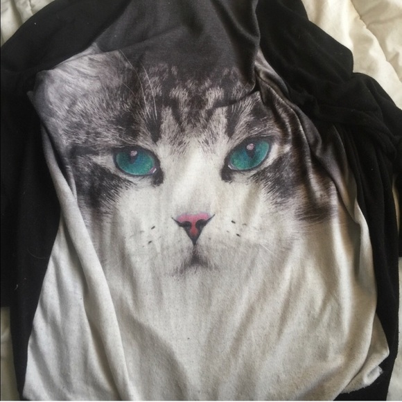 Forever 21 Sweaters - ❌SOLD❌Forever 21 Cat Cardigan 🐱