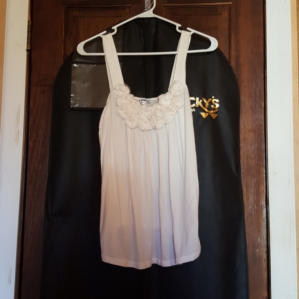 Off-white tank with cute flower design