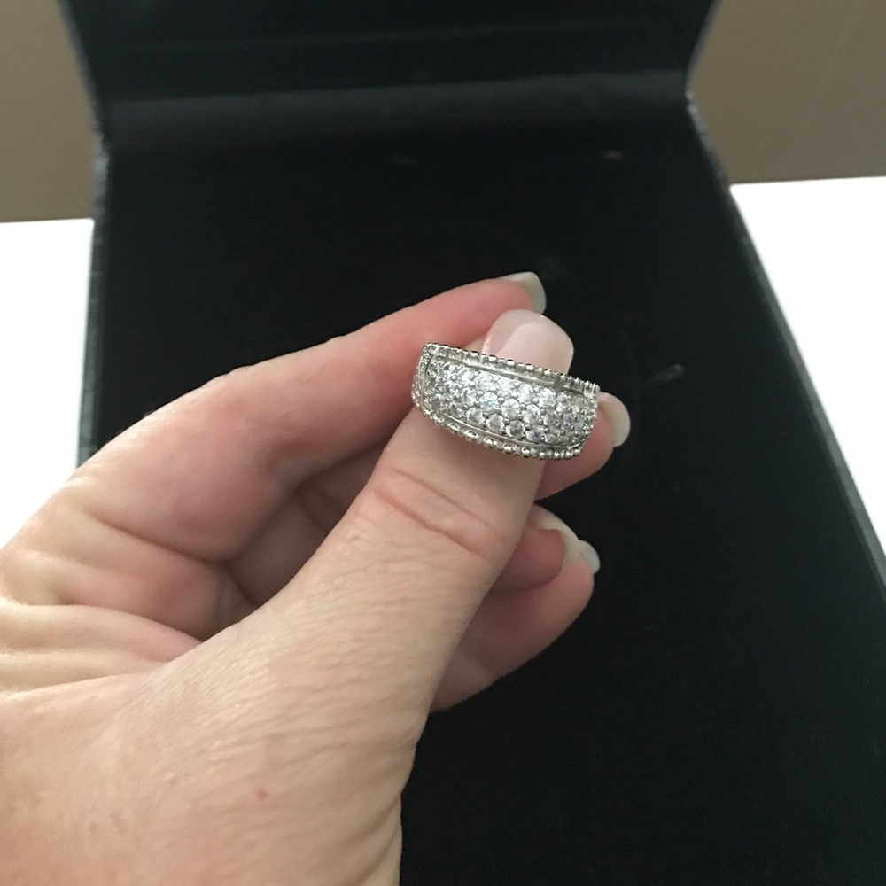 Gorgeous Slovakia crystals ring