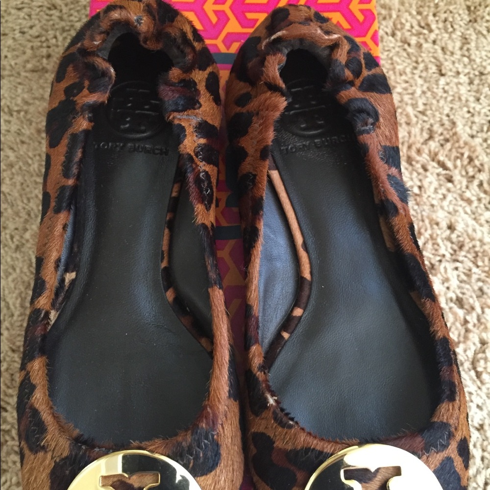 Tory Burch Reva Leopard Haircalf - Picture 2 of 8