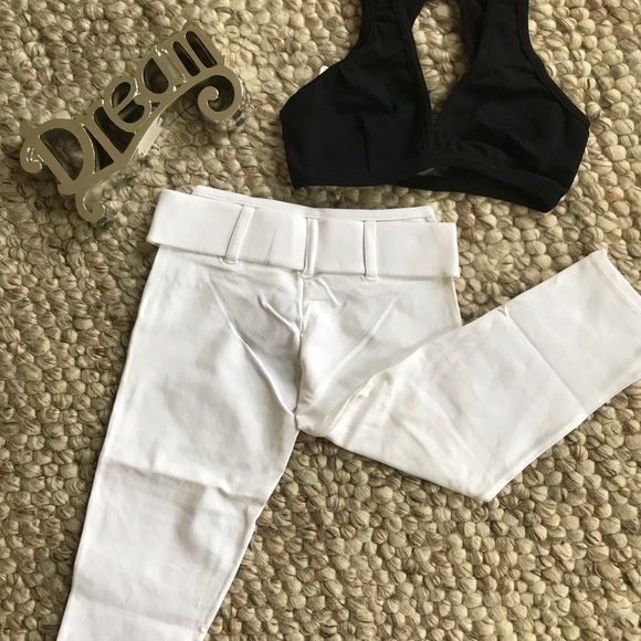 Capri length Supplex leggings with built-in belt - Picture 2 of 2