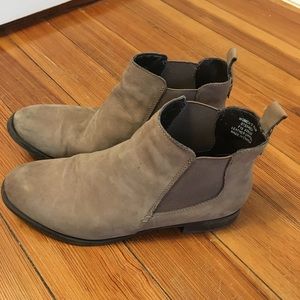 Sperry suede tan ankle boots