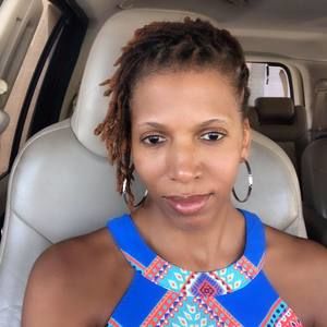 Meet your Posher, Leticia