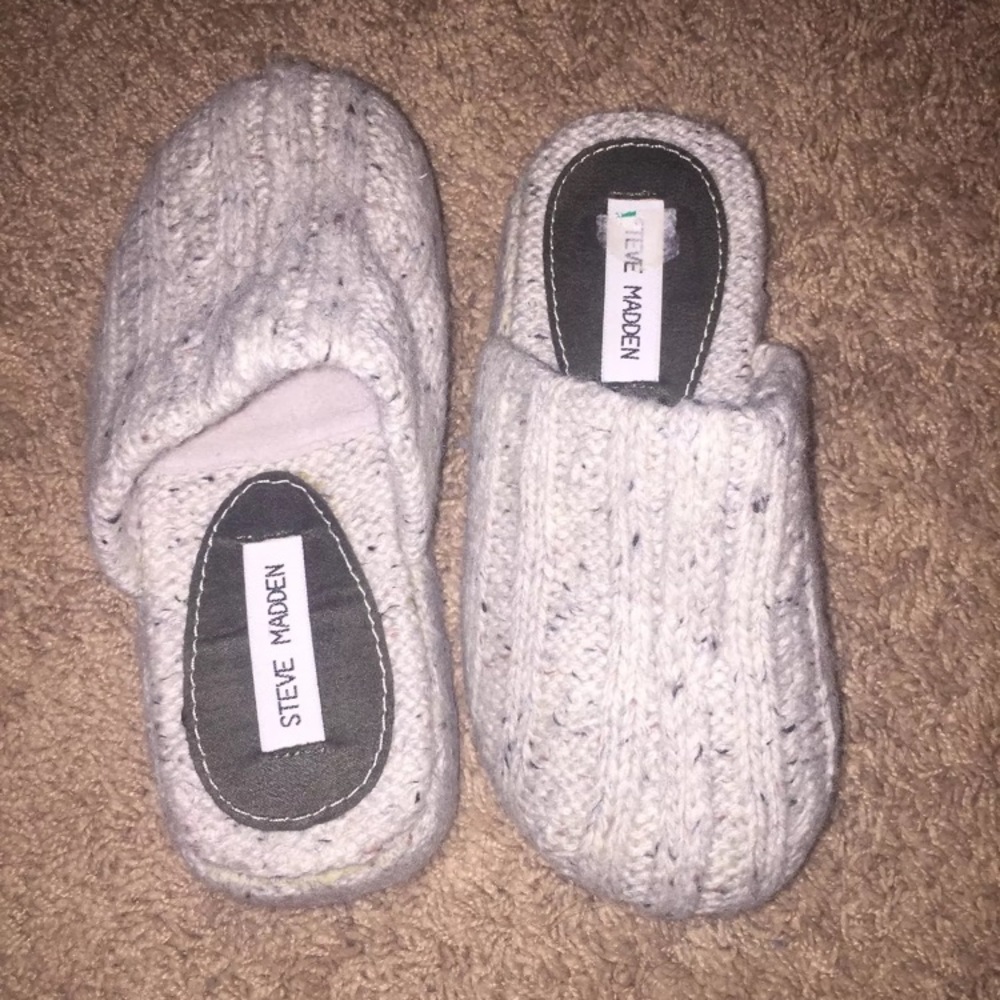 Steve Madden Slip Ons size 5
