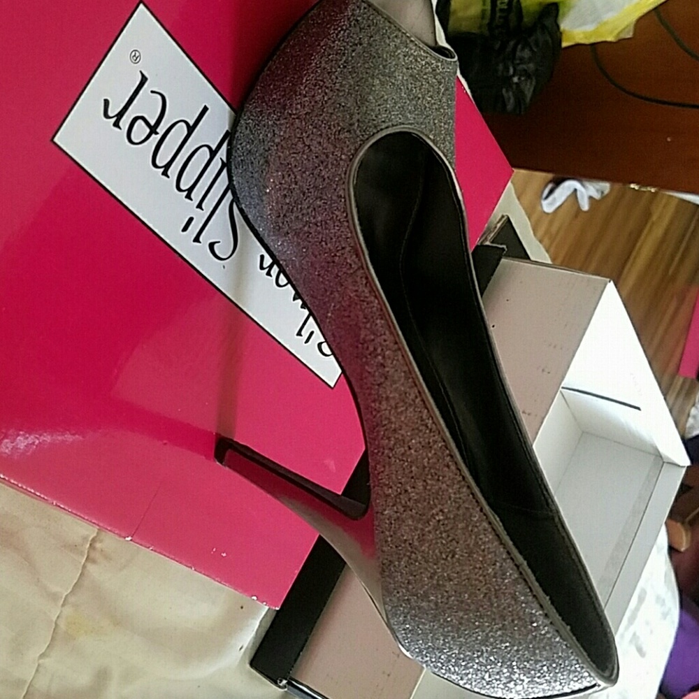 Shoes - Picture 3 of 3