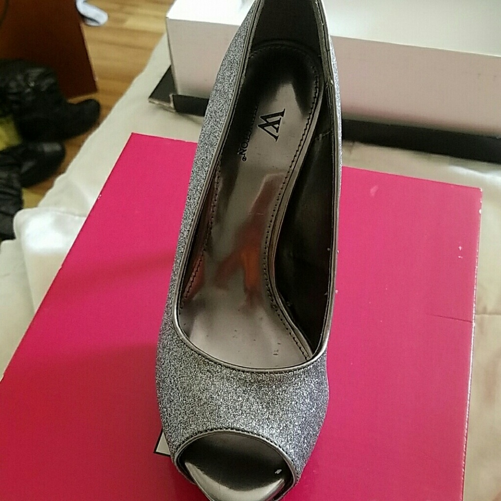 Shoes - Picture 2 of 3