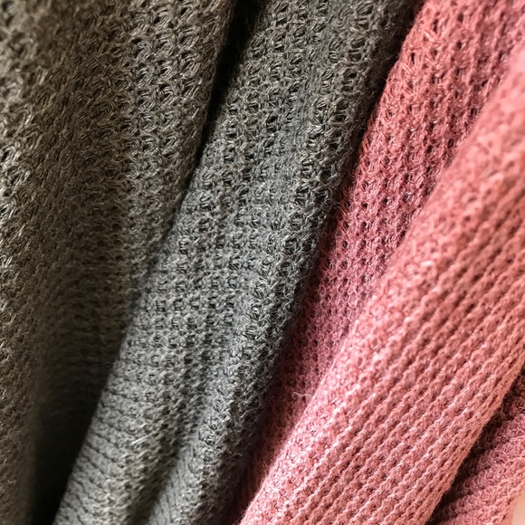 •  LAST • size L - Picture 2 of 3