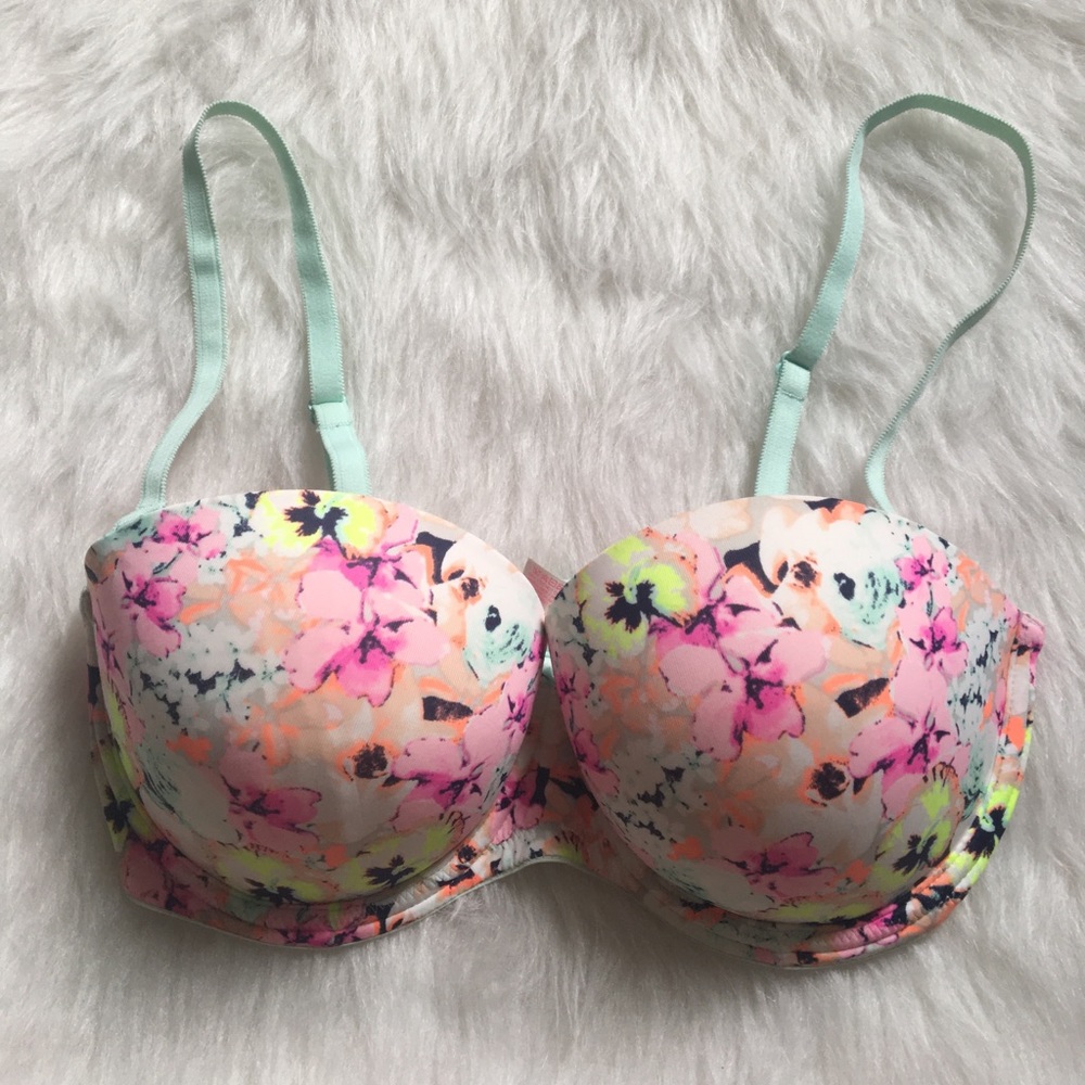 Victoria’s Secret Pink bra