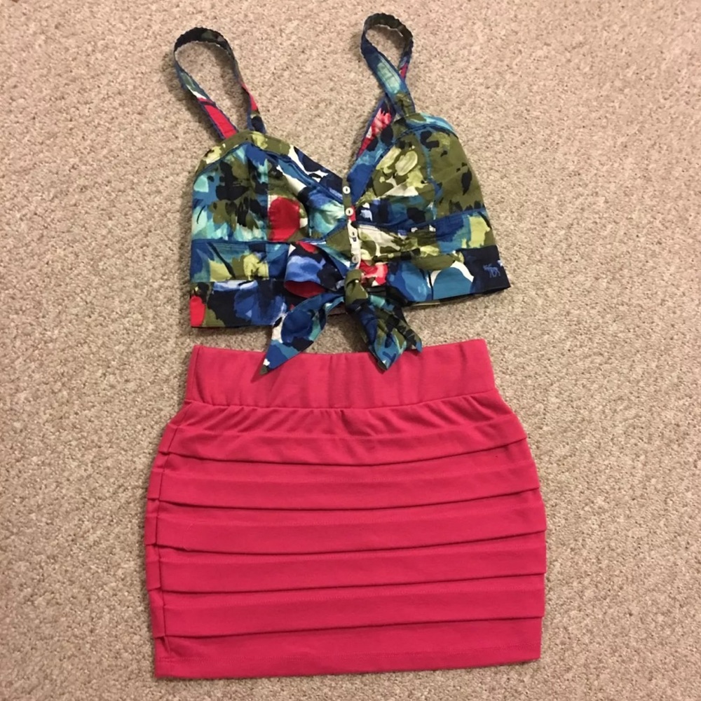 Medium A&F Floral Crop Top Tie Front