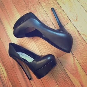Genuine Leather Black Aldo Platform Pumps