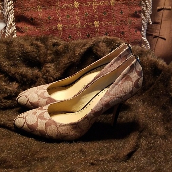 Coach Shoe - Picture 2 of 4