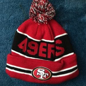 49ers beanie. Only worn once.