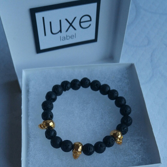 ⭐💀 Skull Lava Bead Stretch Bracelet Gold - Picture 5 of 5