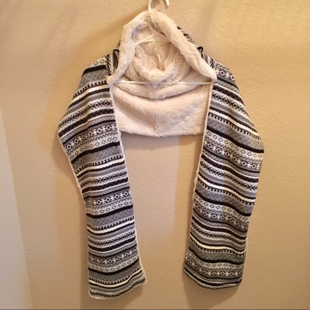 Muck Luks Fleece lined hood with scarf