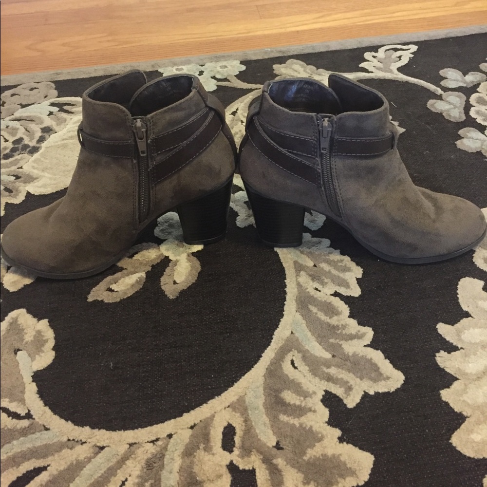 Suede booties - Picture 3 of 5