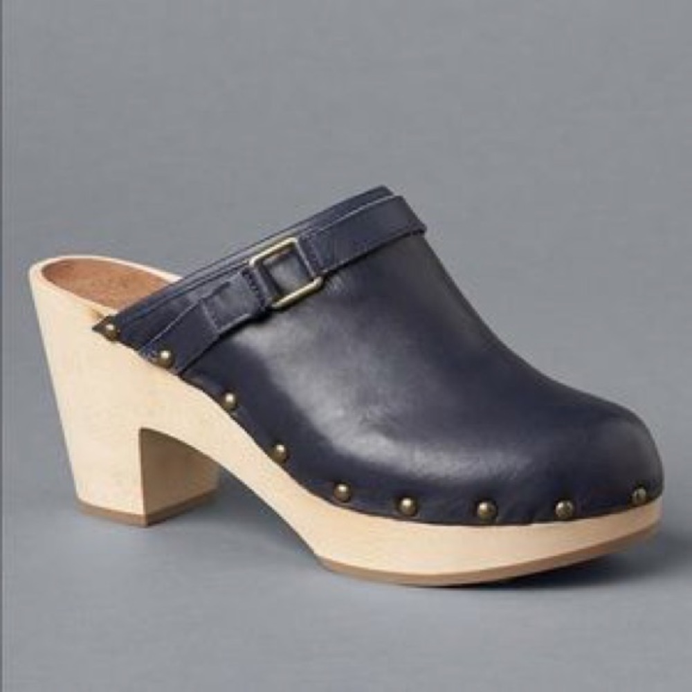 Gap Black Leather & Wooden sole clogs size 7