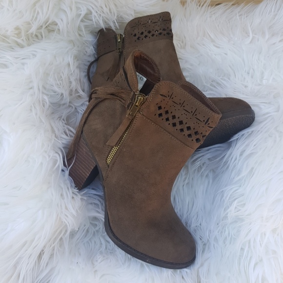 Sold - Picture 3 of 4